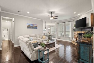 206 S Meadow Dr in Ferris, TX - Building Photo