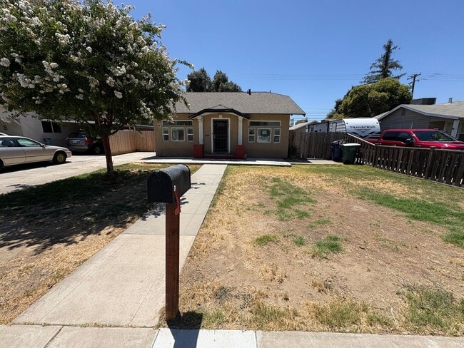 property at 741 E Apricot Ave