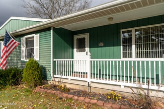11 Keyes St in Warrensburg, NY - Building Photo - Building Photo