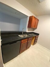 2035 Dixie Belle Dr in Orlando, FL - Foto de edificio - Building Photo