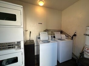 4107 Wade St in Los Angeles, CA - Foto de edificio - Building Photo