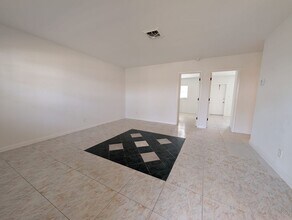 208 NW 43rd Ct in Oakland Park, FL - Building Photo - Building Photo