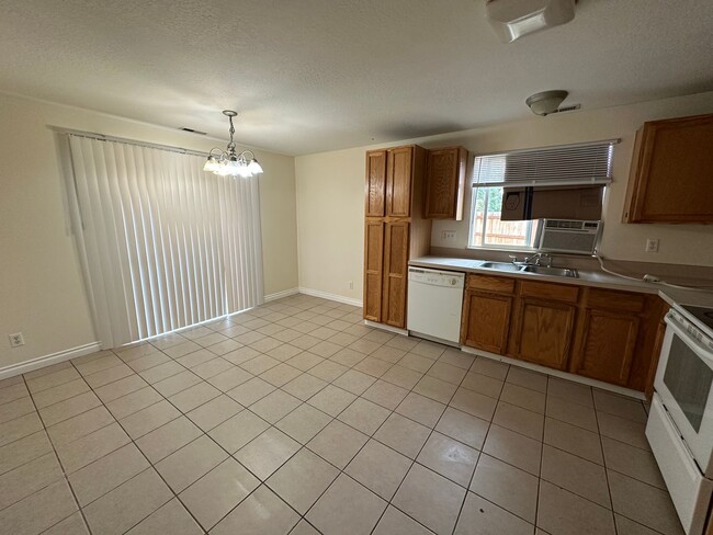 3050 Quail Ct SE in Albany, OR - Foto de edificio - Building Photo