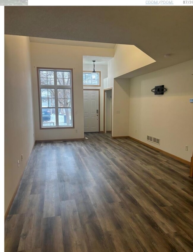 3035 Cutters Grove Ave in Anoka, MN - Building Photo - Building Photo