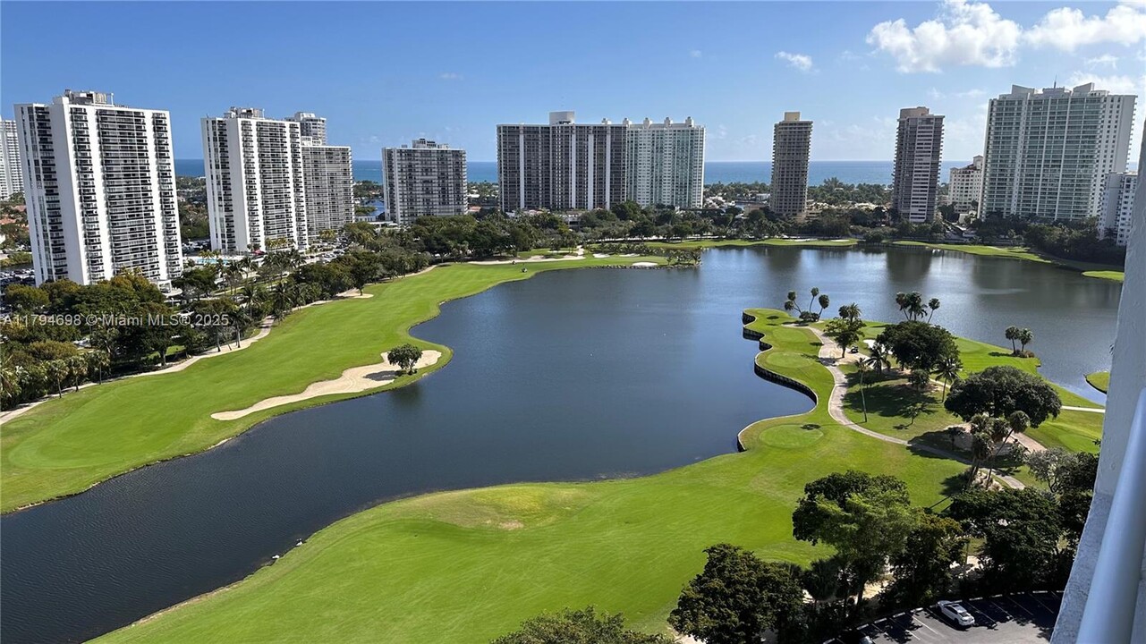 20225 NE 34th Ct in Miami, FL - Building Photo