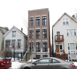 2645 N Mildred Ave in Chicago, IL - Building Photo - Building Photo