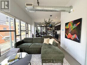 625 Queen St E in Toronto, ON - Building Photo - Building Photo