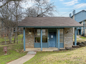 Windwood Apartments in Austin, TX - Building Photo - Building Photo