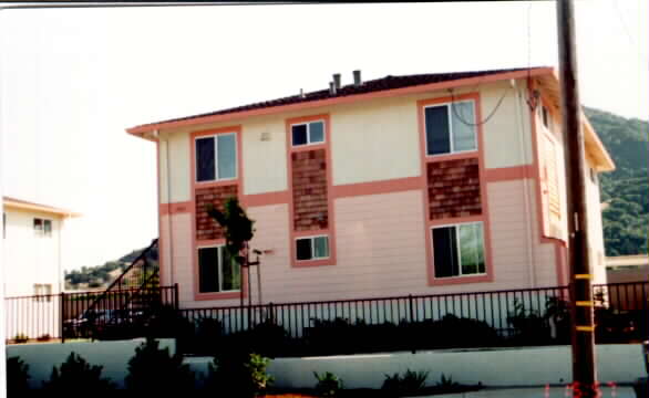 Crest Avenue Apartments in Morgan Hill, CA - Building Photo - Building Photo