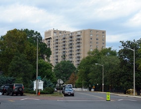 Parc East in Alexandria, VA - Building Photo - Building Photo