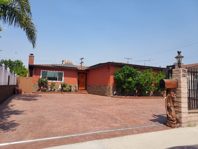 7357 Cleon Ave-Unit -7357 Cleon Ave in Los Angeles, CA - Building Photo - Building Photo