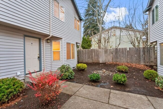 205 NE 148th Ave in Portland, OR - Building Photo - Building Photo