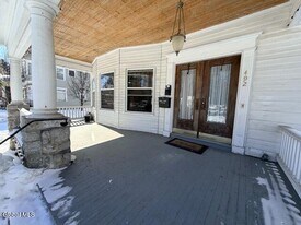 492 Glen St in Glens Falls, NY - Building Photo