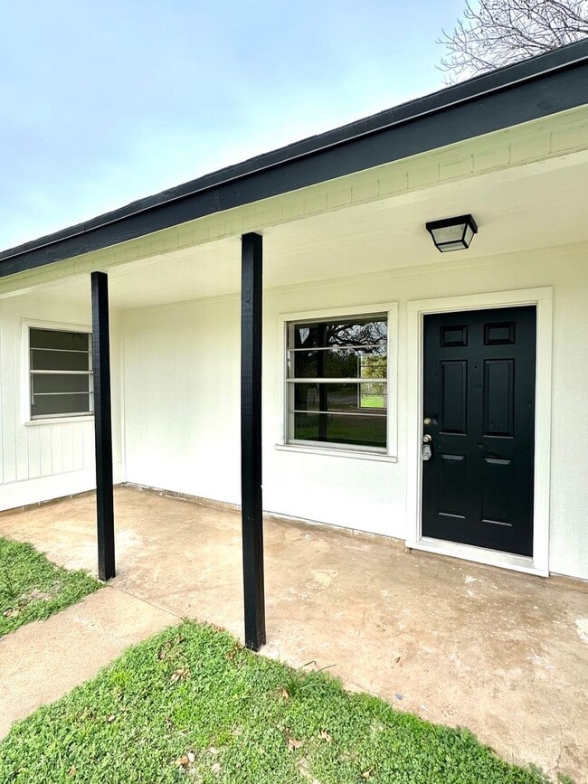 property at 306 E 22nd St