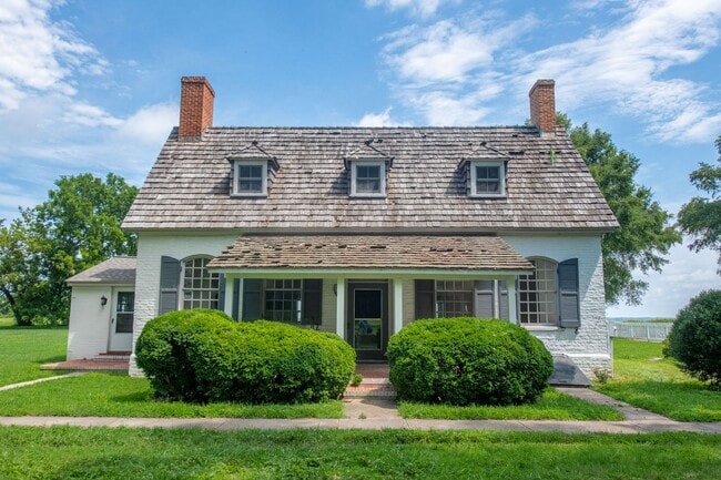 property at 1826 Urbanna Rd