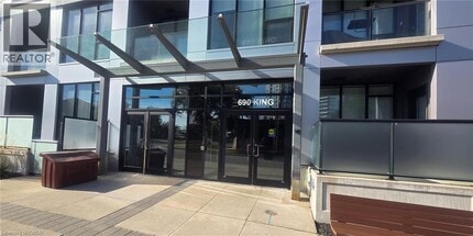 690 King St W in Kitchener, ON - Building Photo - Building Photo
