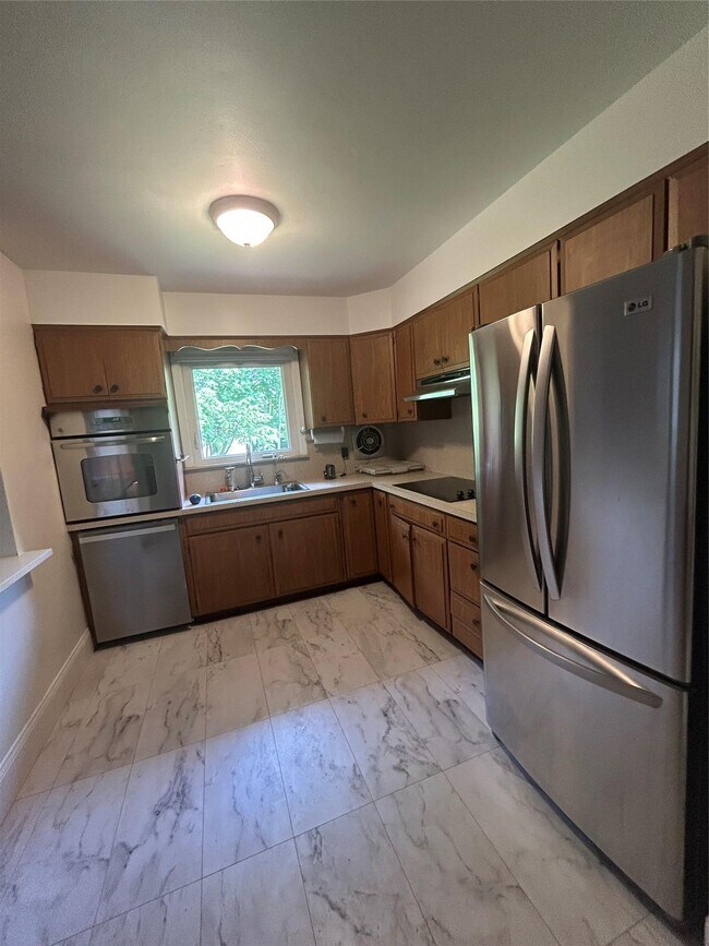 161 Copiague Pl in Copiague, NY - Building Photo - Building Photo