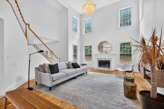 4 Summit Way in Hopkinton, MA - Building Photo - Building Photo