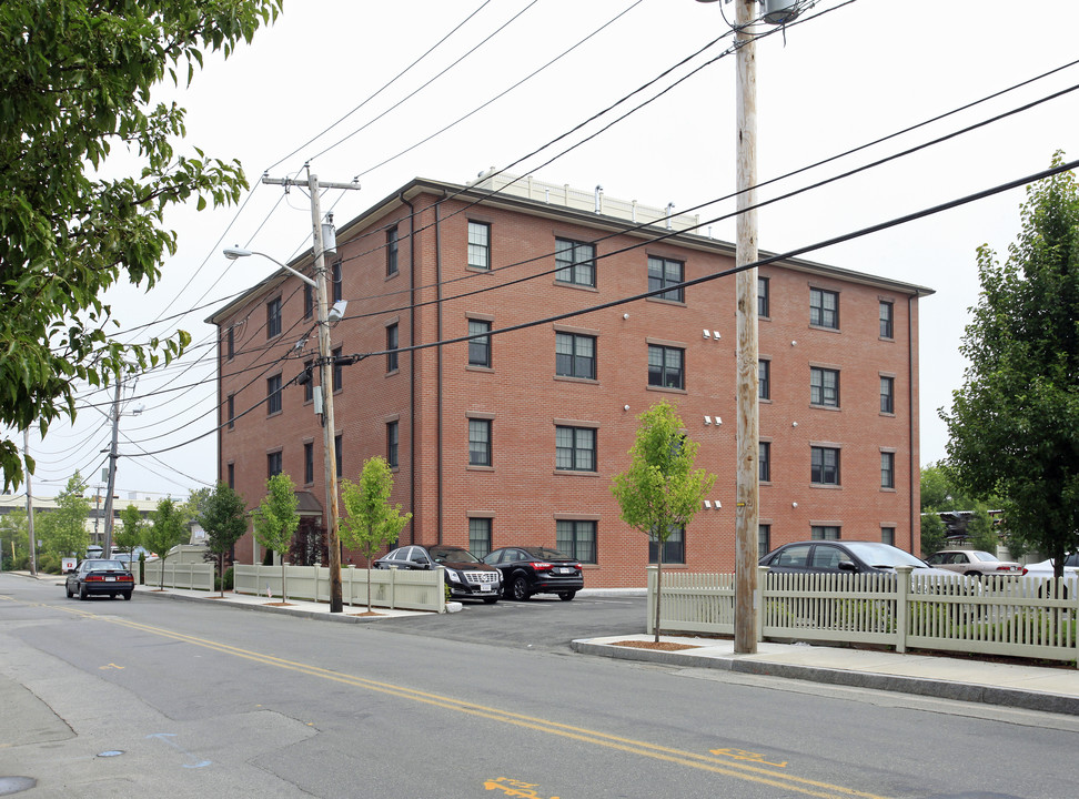 18 Locust St in Medford, MA - Building Photo