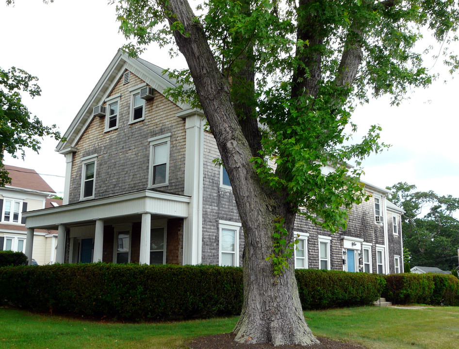 37 Oak St in Middleboro, MA - Building Photo