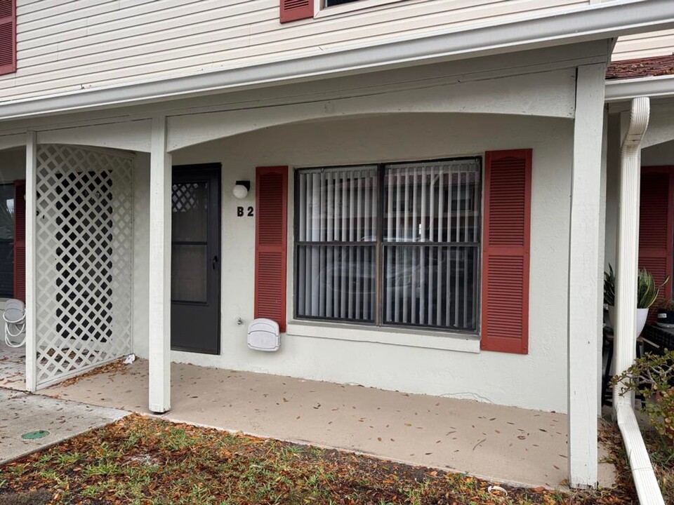 980 Canal View Blvd in Port Orange, FL - Building Photo