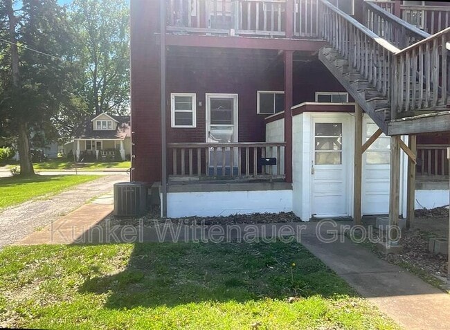 122 N Michigan Ave in Belleville, IL - Building Photo - Building Photo