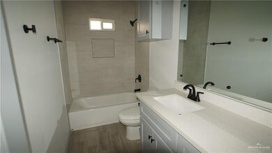 11 Ozark Ave in McAllen, TX - Building Photo - Building Photo