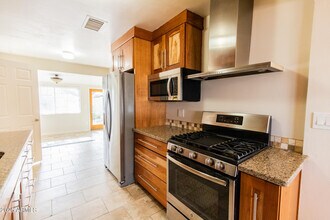 1029 W Elna Rae St in Tempe, AZ - Building Photo - Building Photo