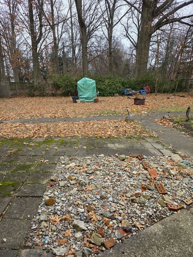 6051 Glenway Dr in Brook Park, OH - Building Photo - Building Photo