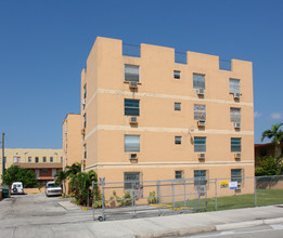 536 SW 12th Ave in Miami, FL - Building Photo - Building Photo