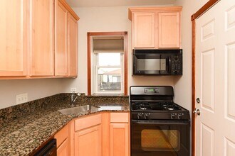 3243 N Clifton Ave, Unit J00P in Chicago, IL - Foto de edificio - Building Photo