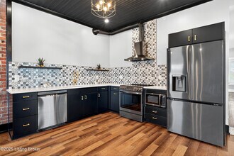 1529 W Market St in Louisville, KY - Building Photo - Building Photo