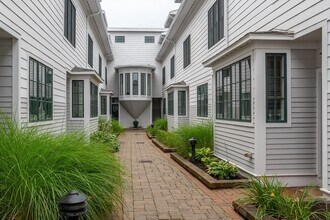 93 E Central St in Natick, MA - Building Photo - Building Photo