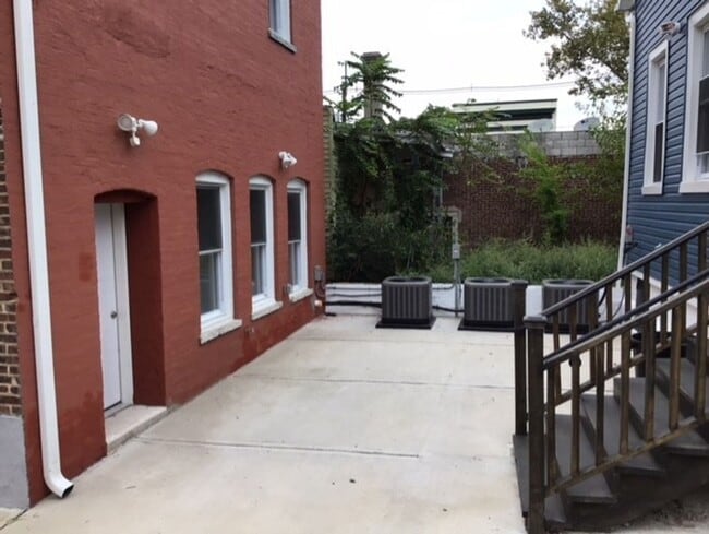 688 State St in Perth Amboy, NJ - Building Photo - Building Photo