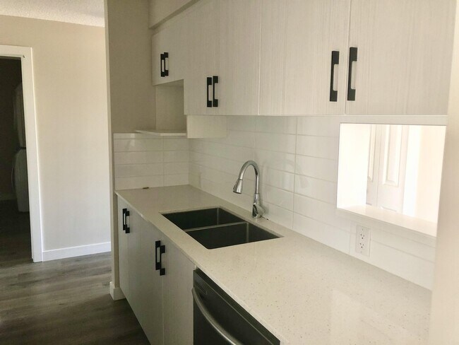 11511-11527 27 Ave NW in Edmonton, AB - Building Photo - Building Photo