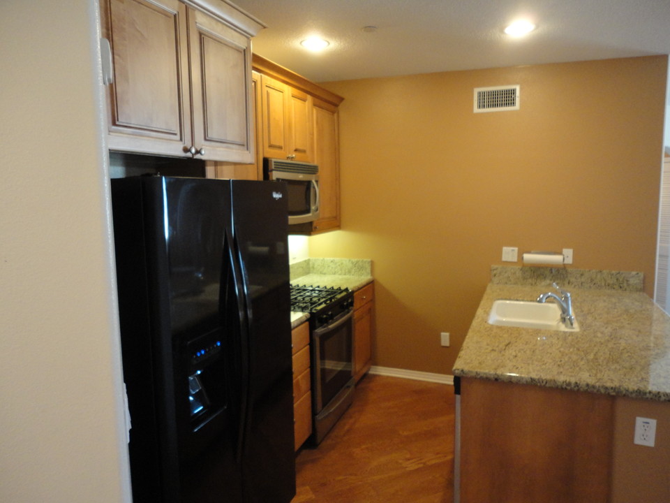 2750 Artesia Blvd, Unit 448 in Redondo Beach, CA - Building Photo