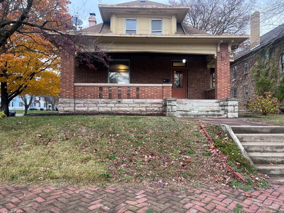 1601 State St in Quincy, IL - Building Photo