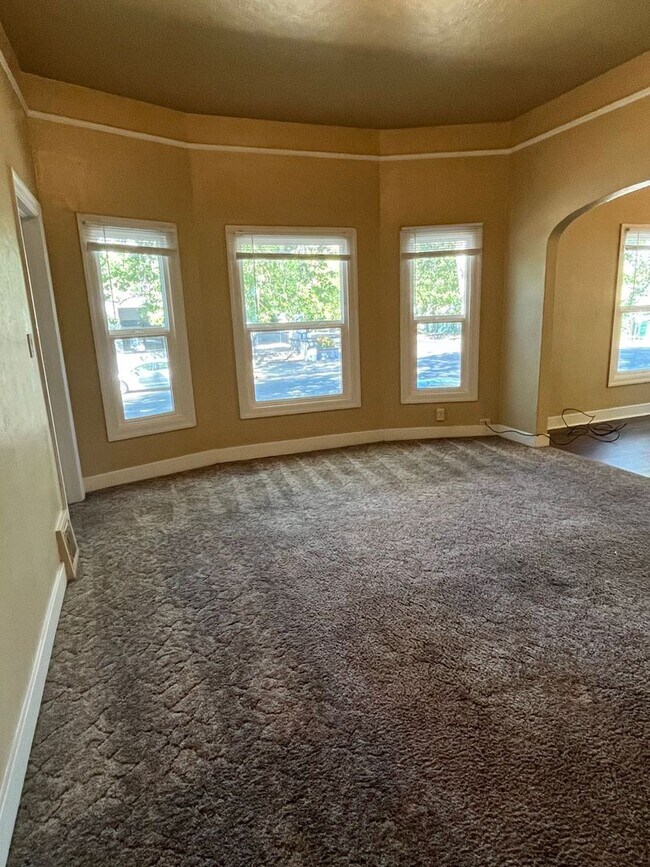745 W 3rd St in Chico, CA - Building Photo - Building Photo