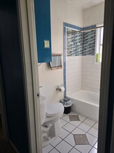 614 Pico Pl, Unit Front House in Santa Monica, CA - Building Photo - Building Photo