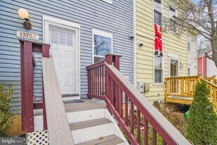 13725 Avonshire Dr in Silver Spring, MD - Building Photo