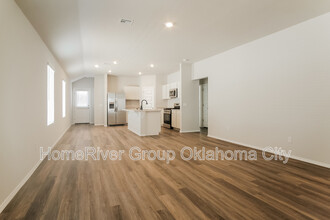 1206 Foal Dr in Guthrie, OK - Building Photo - Building Photo