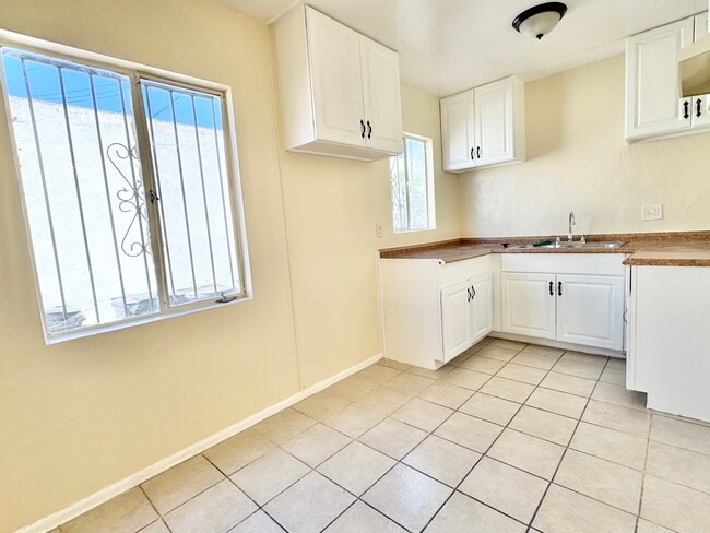 2613 W Imperial Hwy in Inglewood, CA - Building Photo - Building Photo