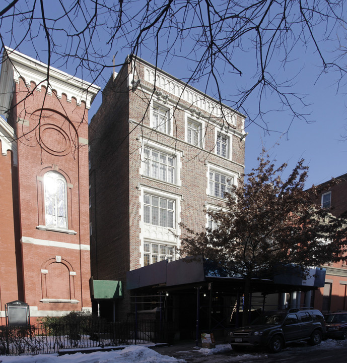 155 Noble St in Brooklyn, NY - Building Photo