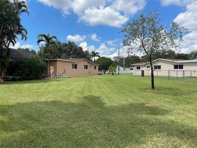 8948 SW 53rd St in Cooper City, FL - Building Photo - Building Photo