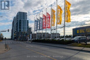 10 Honeycrisp Cres in Vaughan, ON - Building Photo