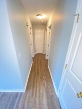 1320 Stroud Dr in Lebanon, TN - Foto de edificio - Building Photo