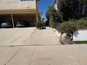 11719 Mayfield Ave in Los Angeles, CA - Building Photo - Building Photo