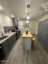 1111 Laural Ln in Malta, NY - Building Photo - Building Photo