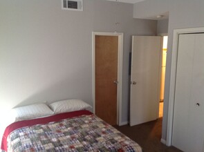 2217 San Gabriel St in Austin, TX - Foto de edificio - Building Photo