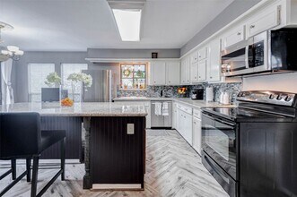 202 Old Bridge Lake St in Houston, TX - Building Photo - Building Photo